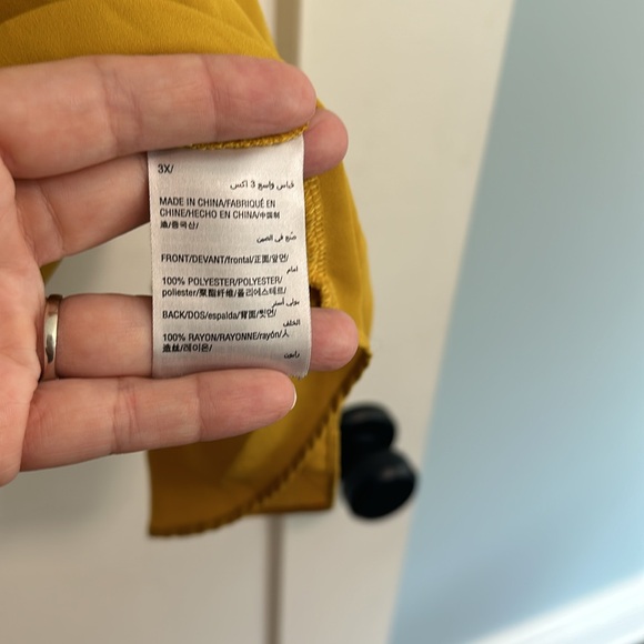 Yellow blouse - Picture 4 of 4